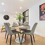 The Grand Central Penthouse - Luxury - Sleeps 4